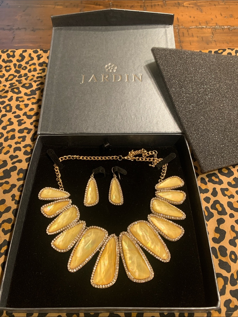 Jardin Yellow Teardrop Statement Necklace & Earring Set